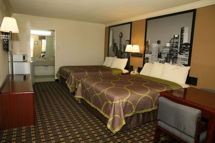 Room 12 of 19