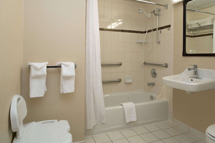 Room 20 of 32