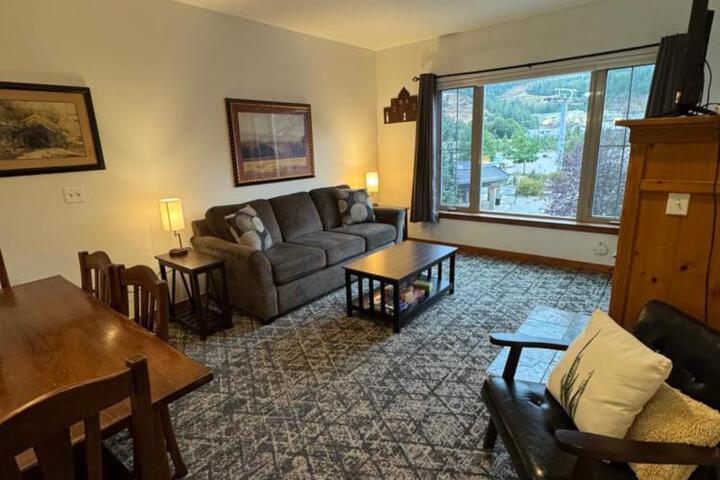 Morning Star Lodge - Hosted by Linda