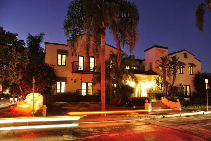 Hotel 8 of 221