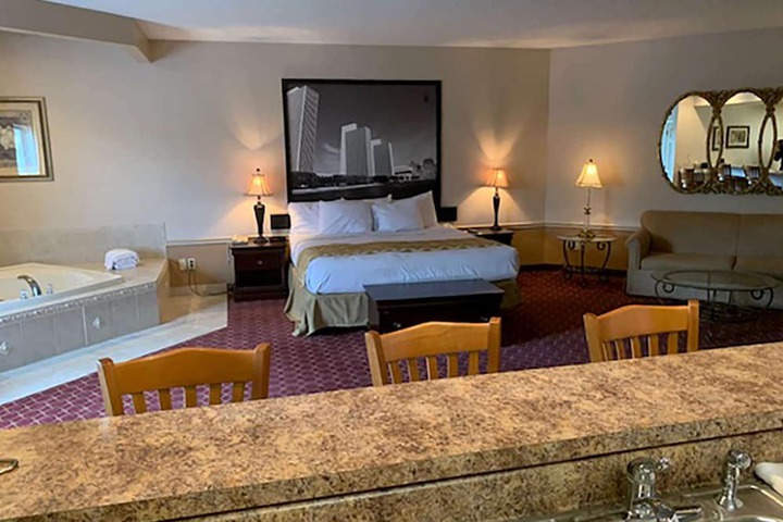 Room 10 of 32