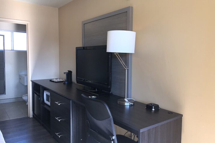 Room 25 of 34