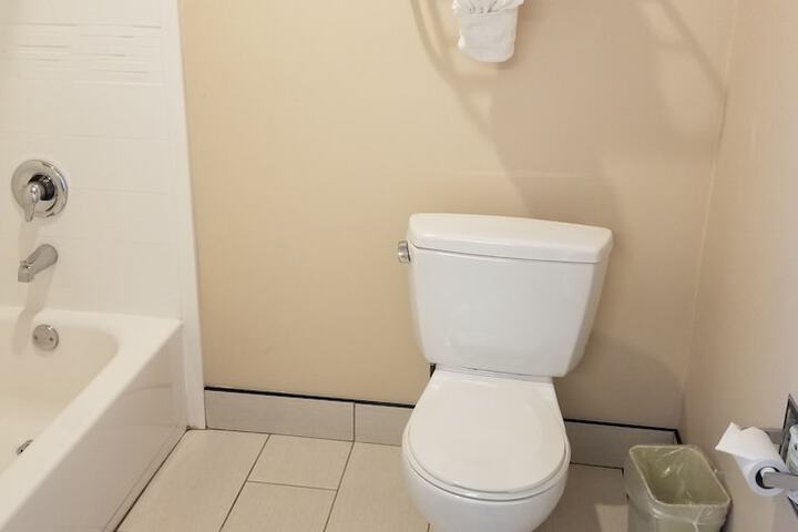 Room 16 of 39