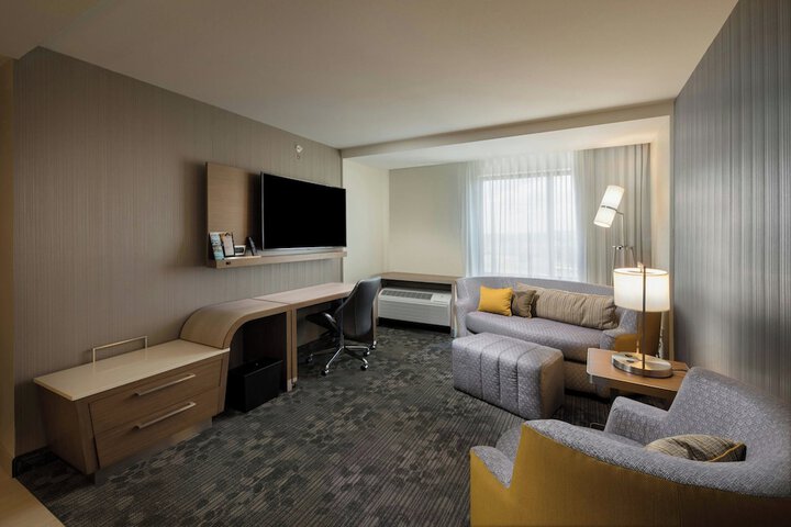 Room 15 of 32