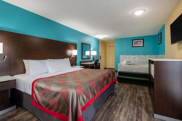 Room 19 of 47