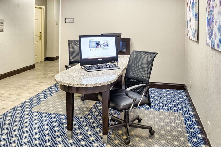 Business Center 34 of 35