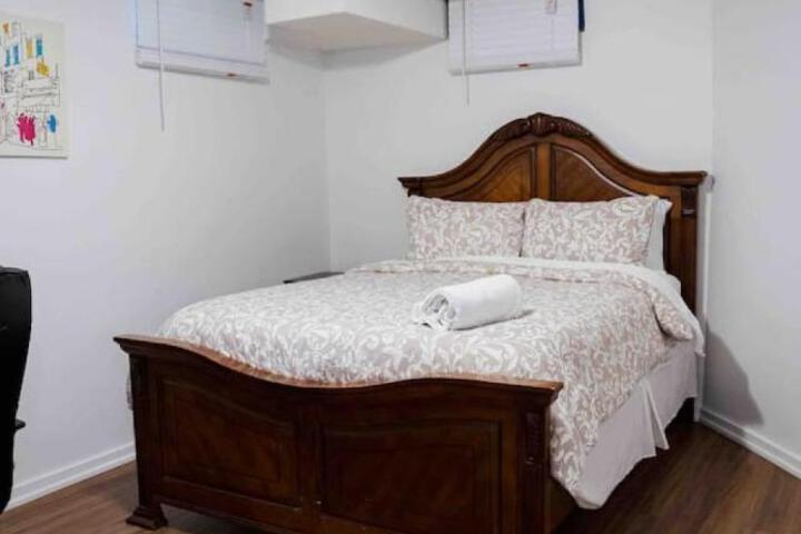 Adorable 3 Bedroom Apartment with Free Parking