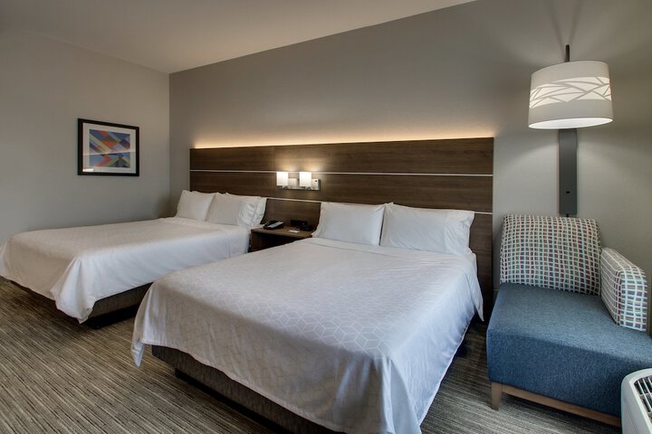Holiday Inn Express & Suites Waukegan by IHG