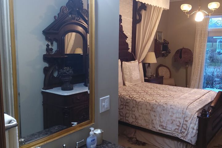 Inntiquity a Country Inn