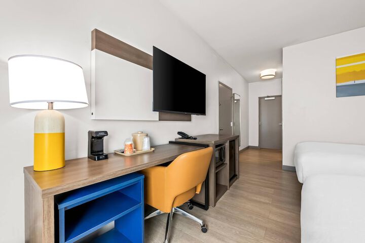 Comfort Inn & Suites River City Decatur
