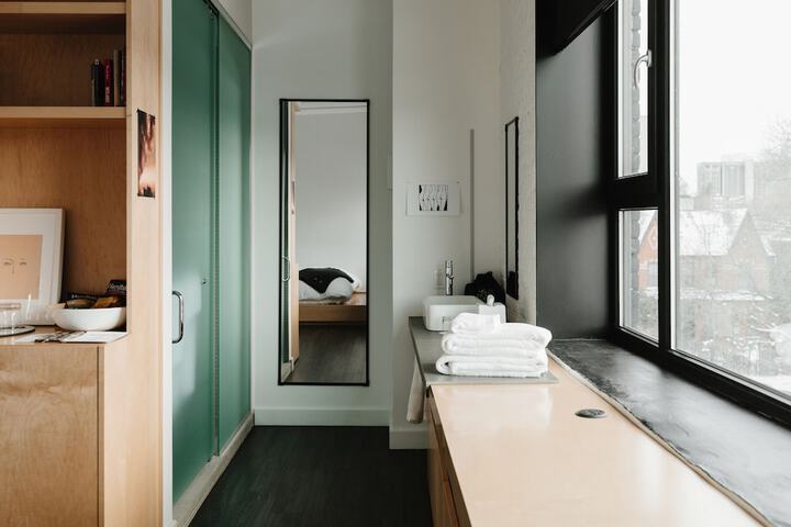 Room 28 of 45