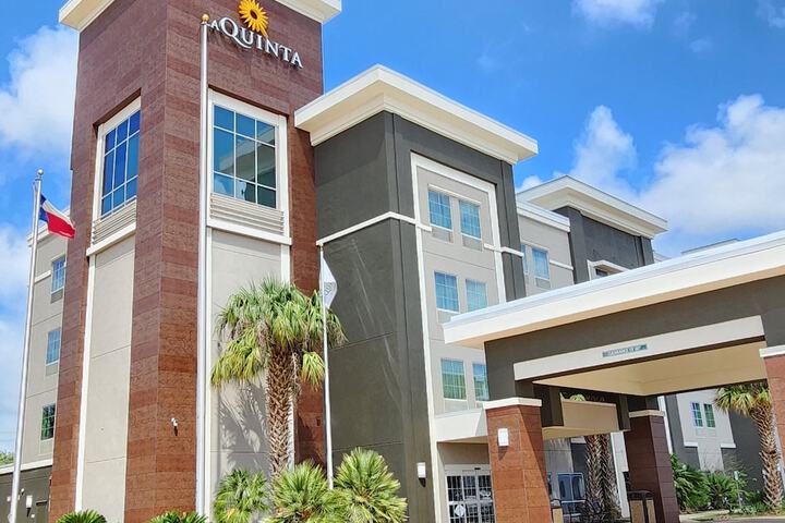 La Quinta Inn & Suites by Wyndham Pearsall