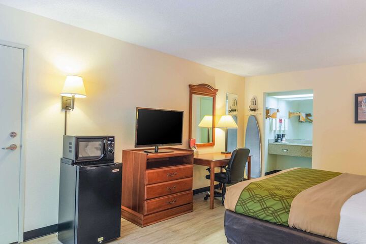 Room 9 of 27