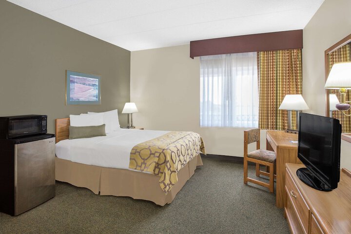 Room 15 of 22
