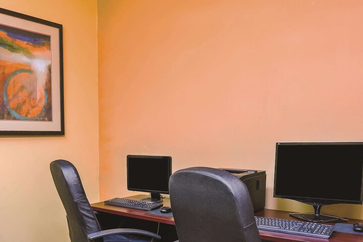 Business Center 80 of 81