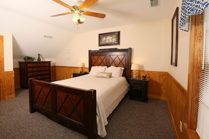 Room 27 of 46