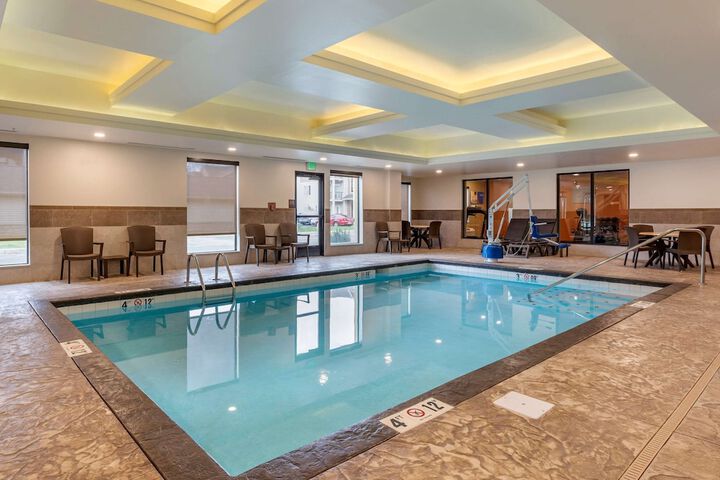 Pool 10 of 32