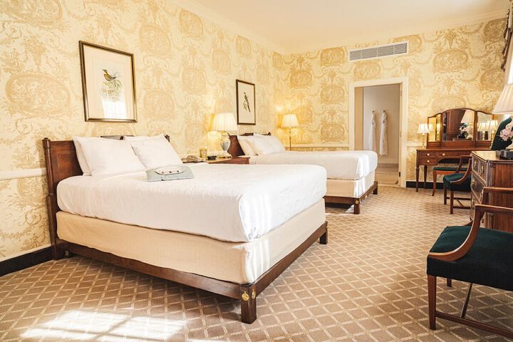 Williamsburg Inn an official Colonial Williamsburg Hotel