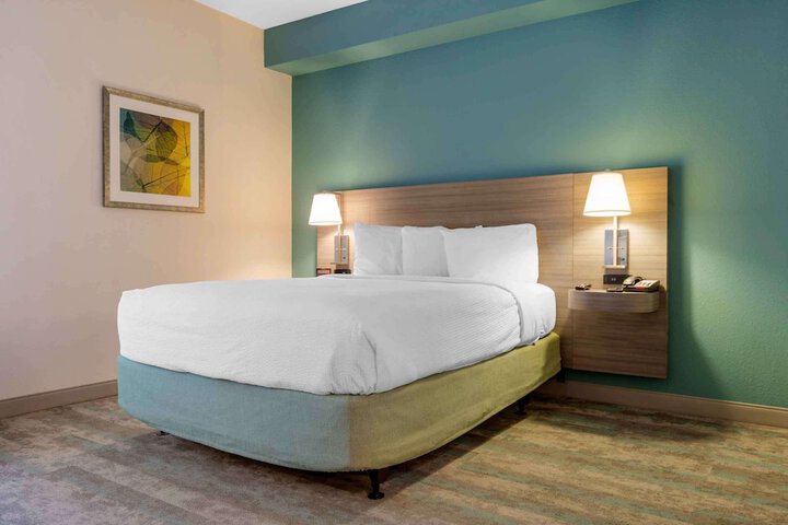 Room 14 of 26