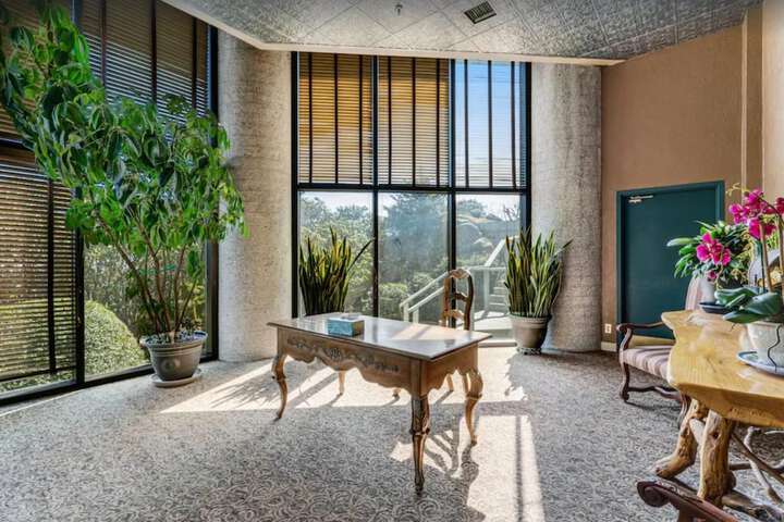 Uhost AI 2BR Condo Scenic Mountain Retreat