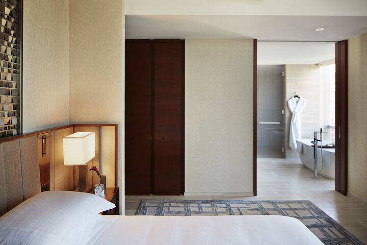 Room 68 of 103