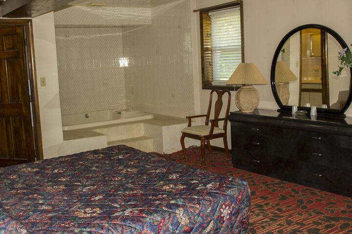 Room 12 of 35