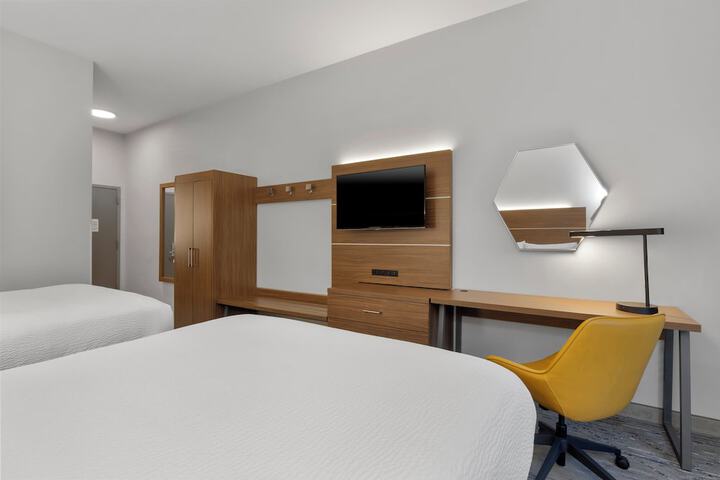 Room 18 of 53