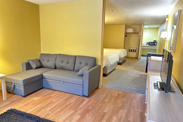 Timberland Inn & Suites