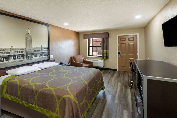Room 21 of 29