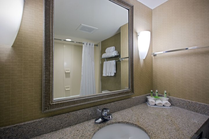 Room 27 of 45