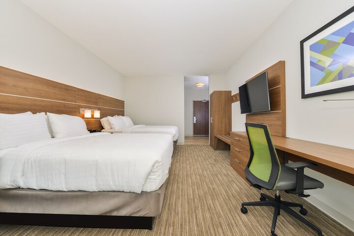 Holiday Inn Express & Suites Chadron by IHG