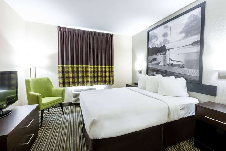Room 14 of 37