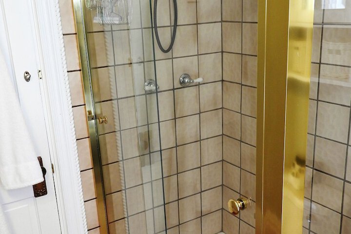 Champaign Garden Inn