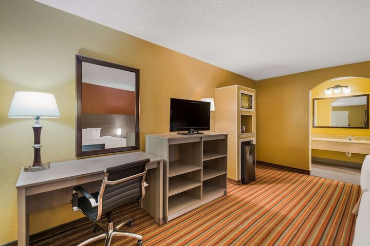 Room 11 of 47