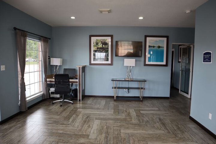 Business Center 14 of 14
