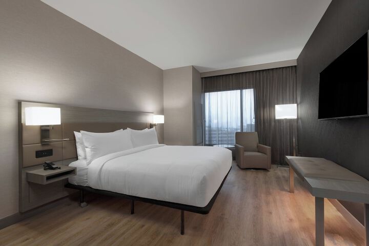 Room 34 of 63