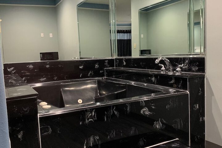 Hot Tub 33 of 35