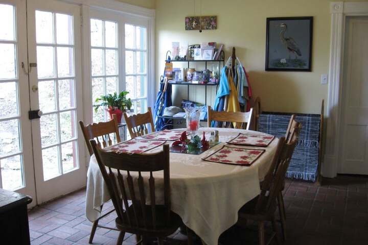 Dining 35 of 47