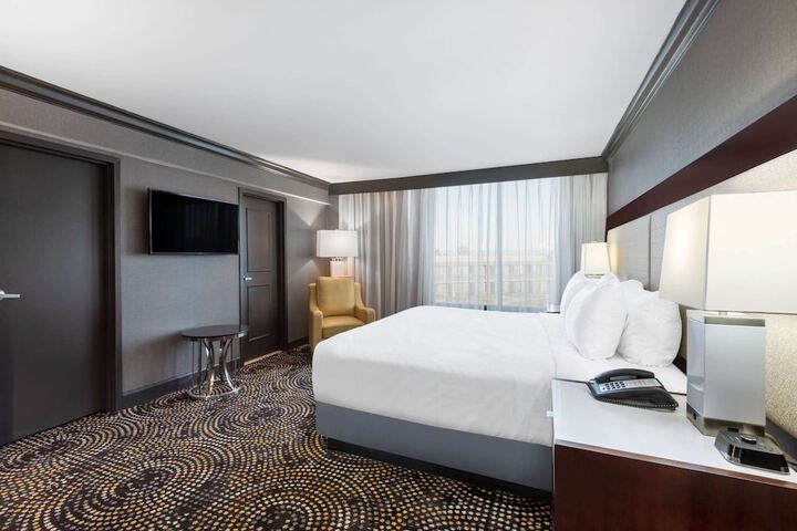 Room 43 of 104