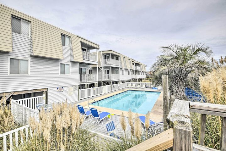 Cozy Ocean Isle Beach Condo Steps to the Beach!