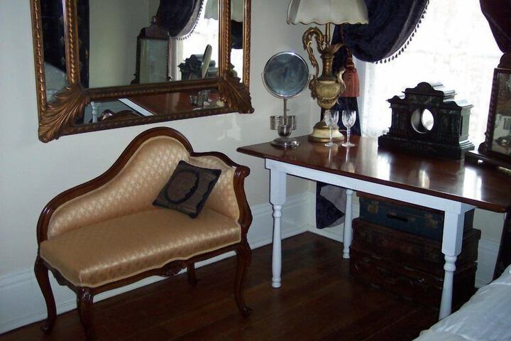 Room 25 of 41