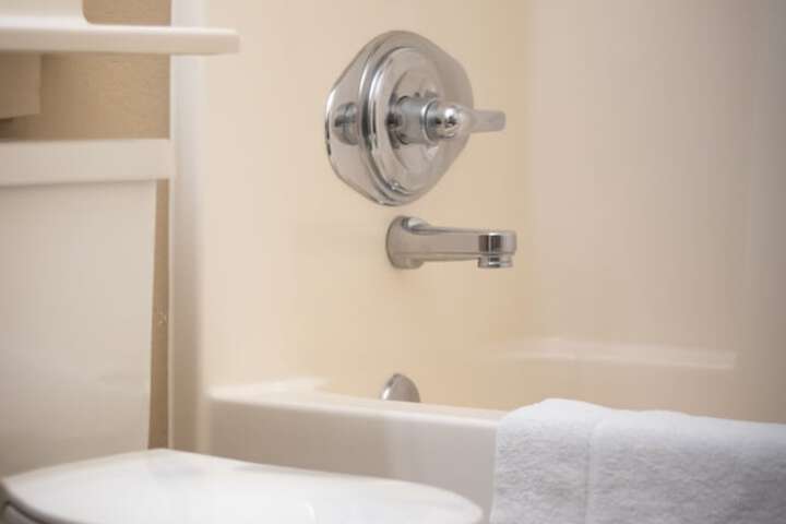 Monument Inn & Suites