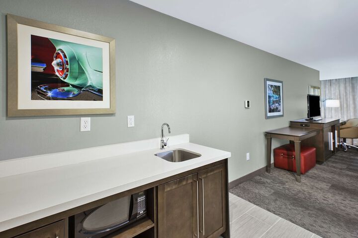 Room 10 of 32