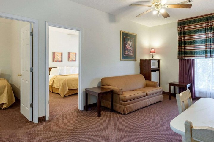 Room 5 of 23