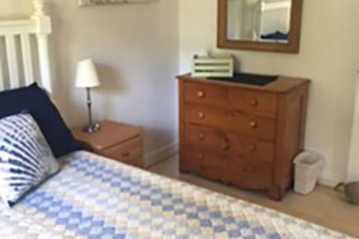 15 Bayberry Rd