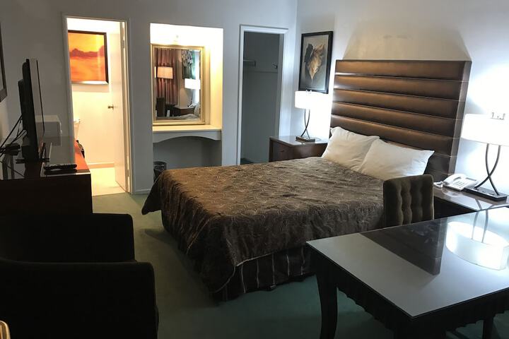 Room 9 of 17