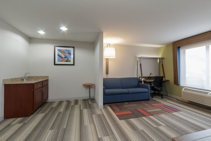 Room 35 of 97