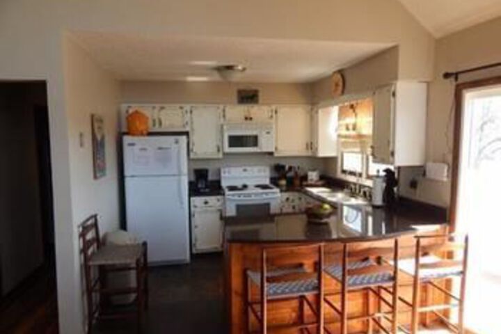 Blue House 4 Bedroom Holiday home by Norris Lake