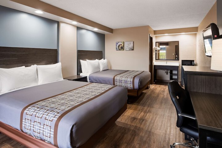 Room 15 of 24