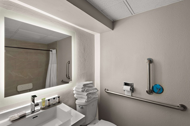 Wyndham Garden Ankeny / Des Moines